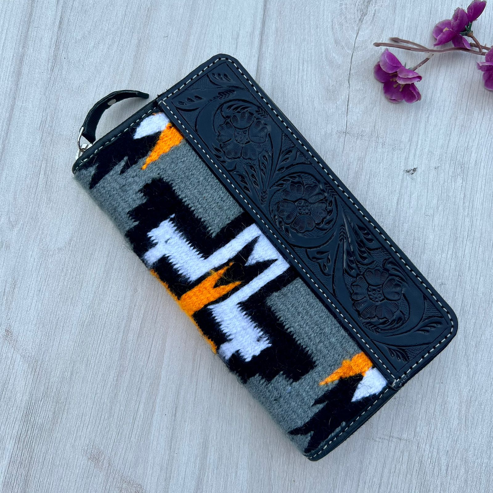 The Saddlecraft | Grey Saddle Blanket Zippered Wallet