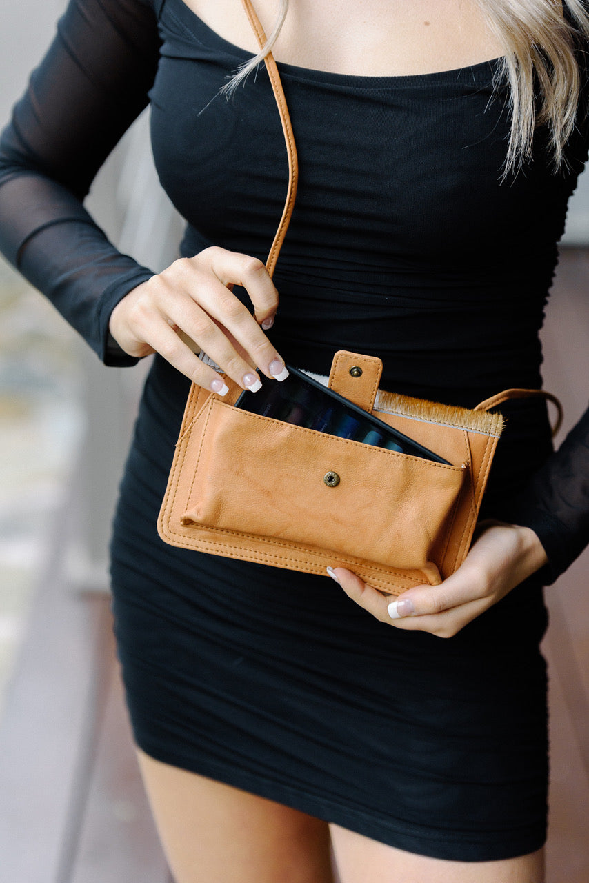The Oakville | Cowhide Wallet Bag