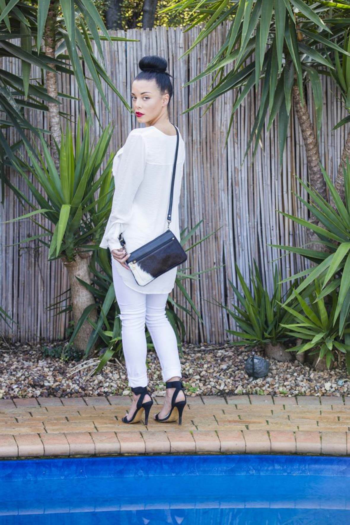 The Germany | Zippered Cowhide Sling Bag