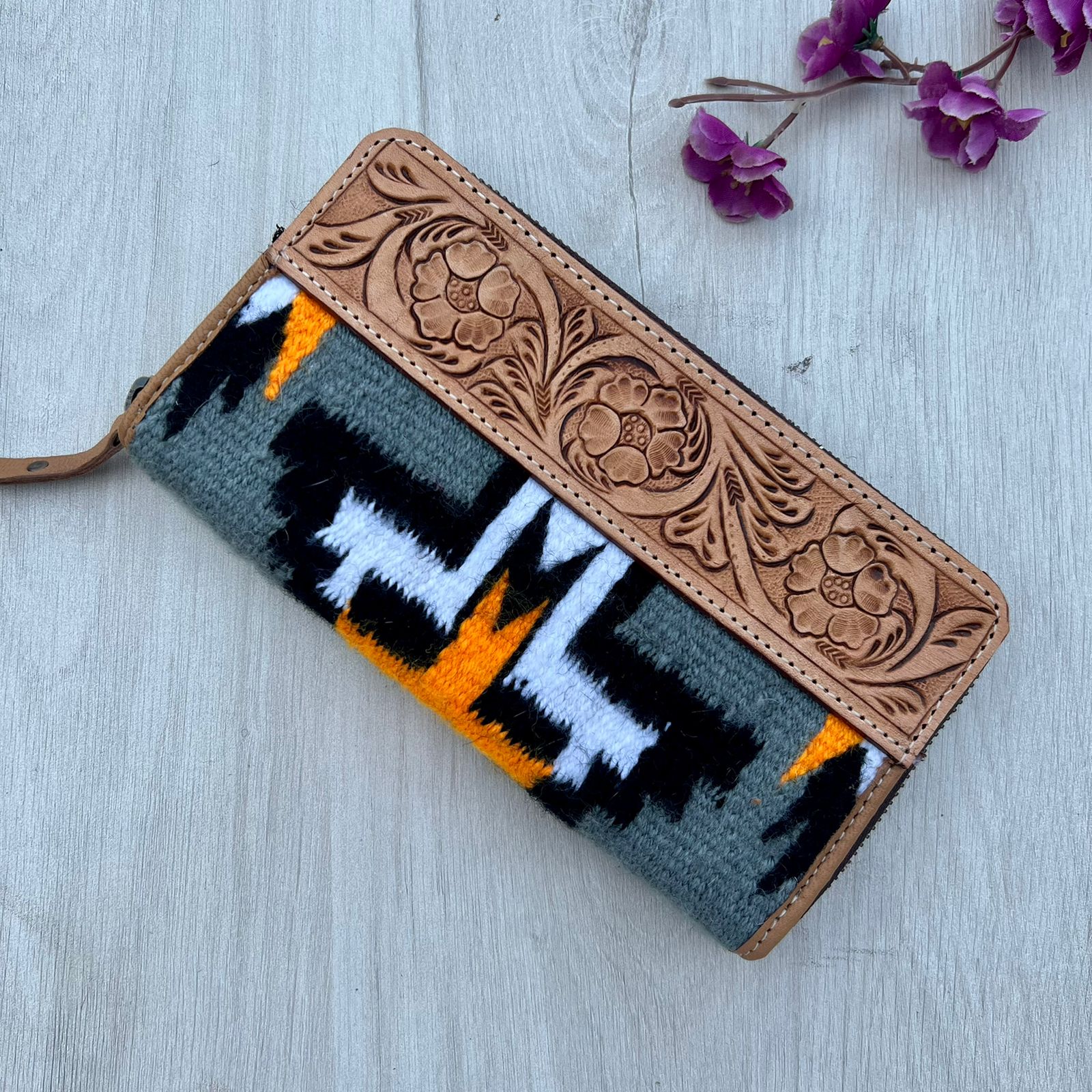 The Saddlecraft | Grey Saddle Blanket Zippered Wallet